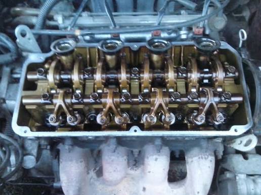 Регулювання клапанів двигуна Mitsubishi Galant 1.8